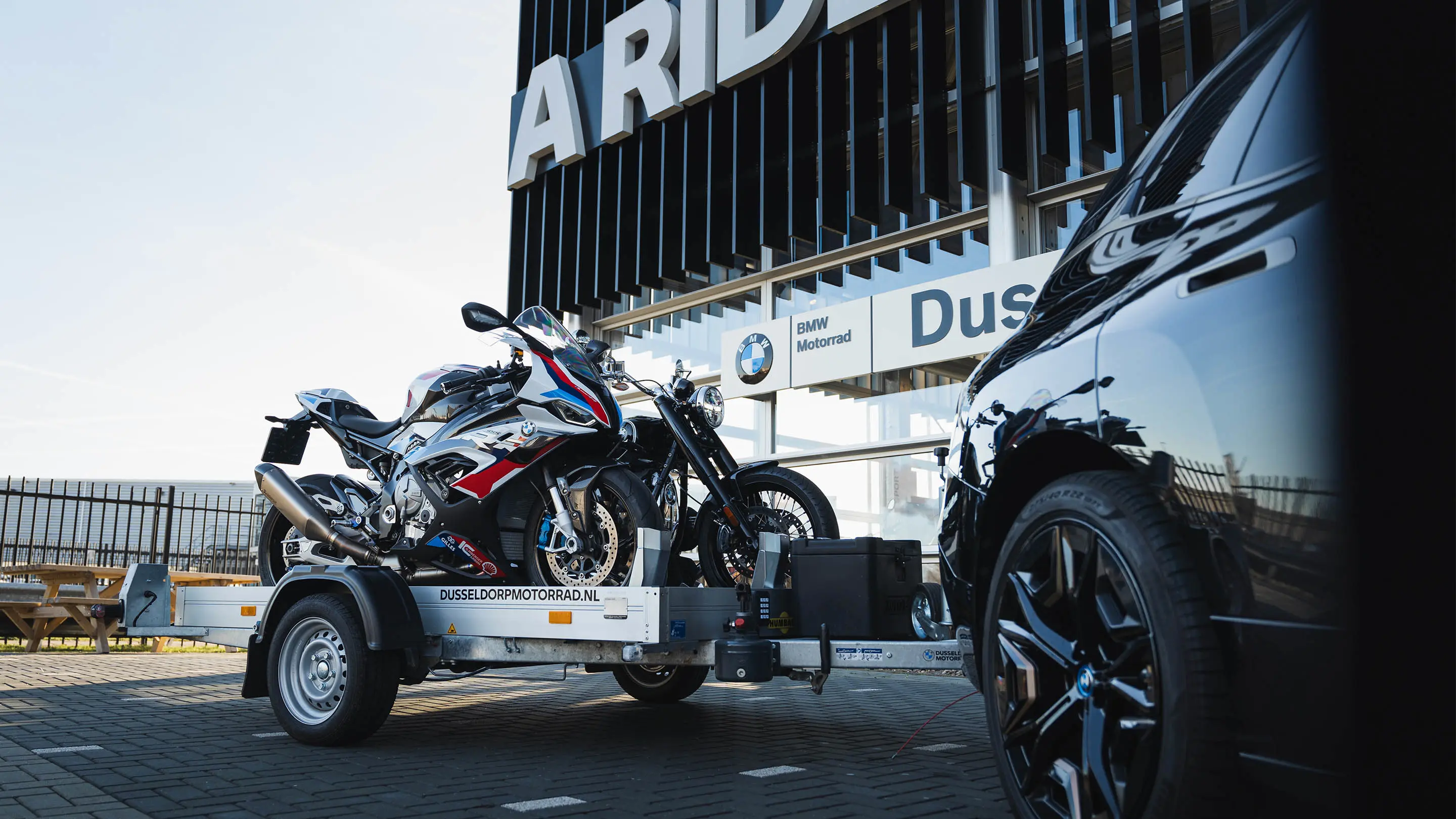 Dusseldorp Motorrad Pick Up & Delivery