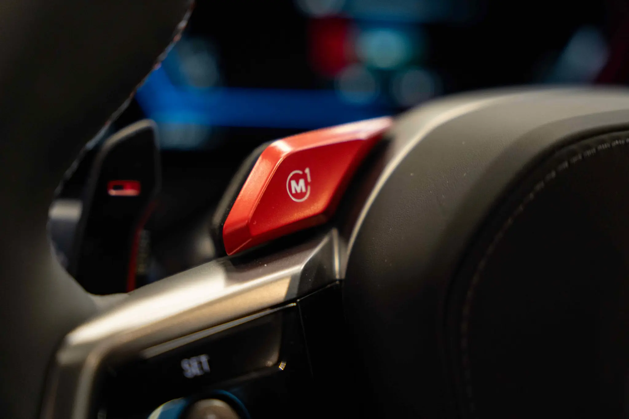 DSC06683 0010 Stuurknop M5 Touring 11zon