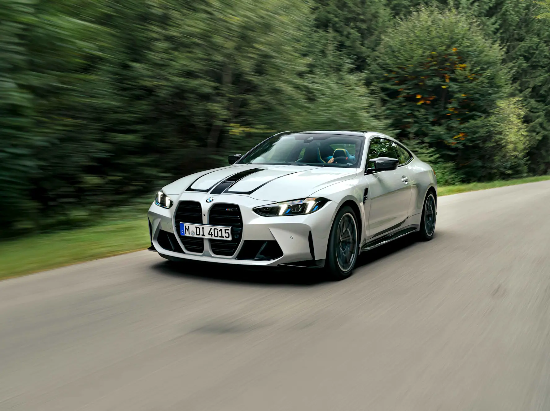 bmw_M4_Coupe_M_Performance_exterieur_dusseldorp_bmw