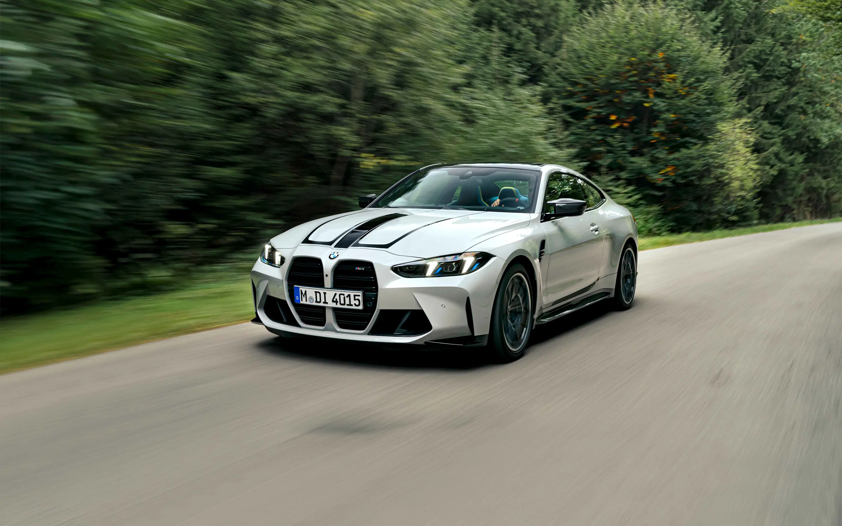 bmw_M4_Coupe_M_Performance_exterieur_dusseldorp_bmw