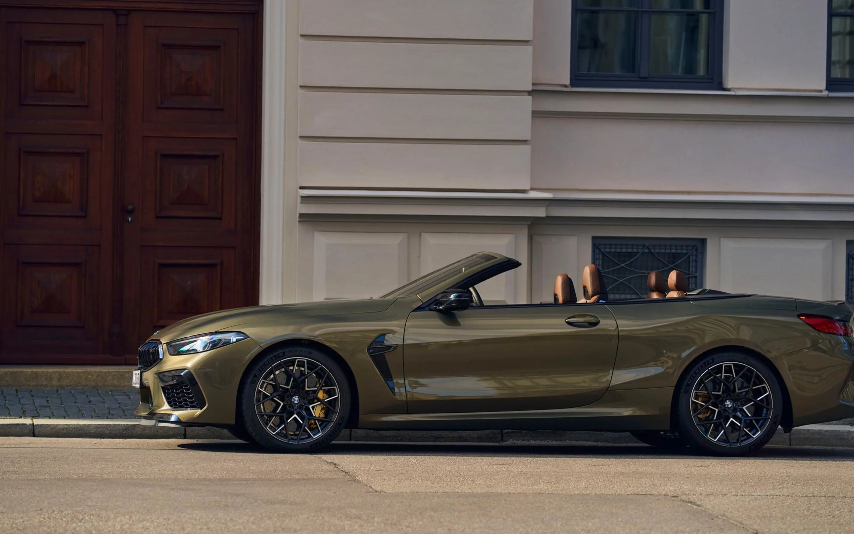 bmw_M8_Cabrio_exterieur_dusseldorp_bmw