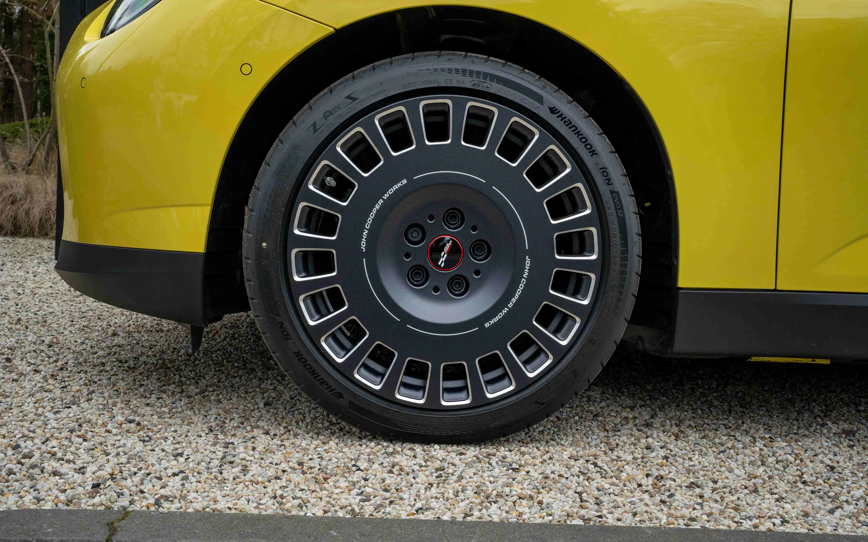 De wielen van de nieuwe MINI Cooper