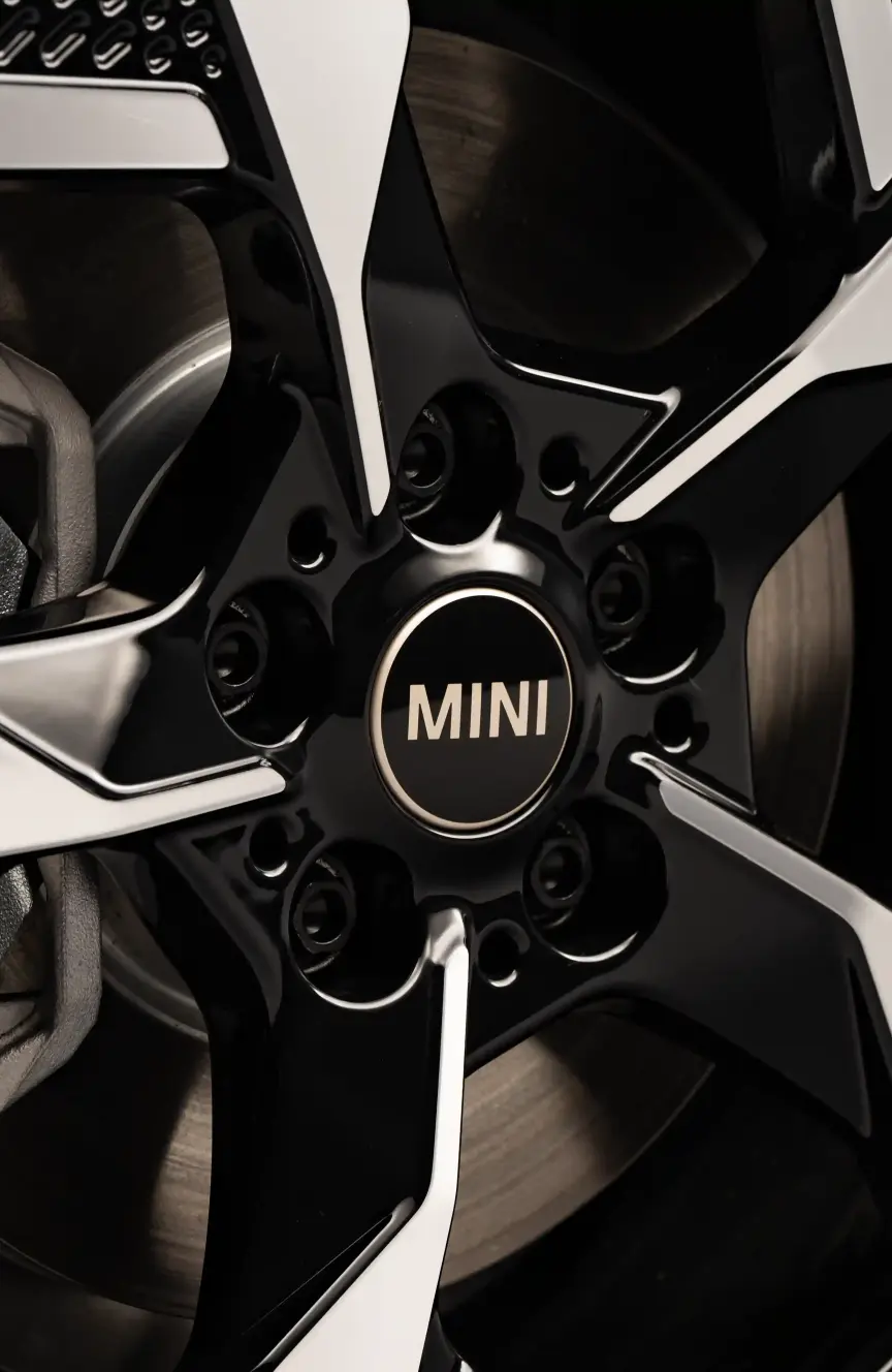 De wielen van de nieuwe MINI Cooper C