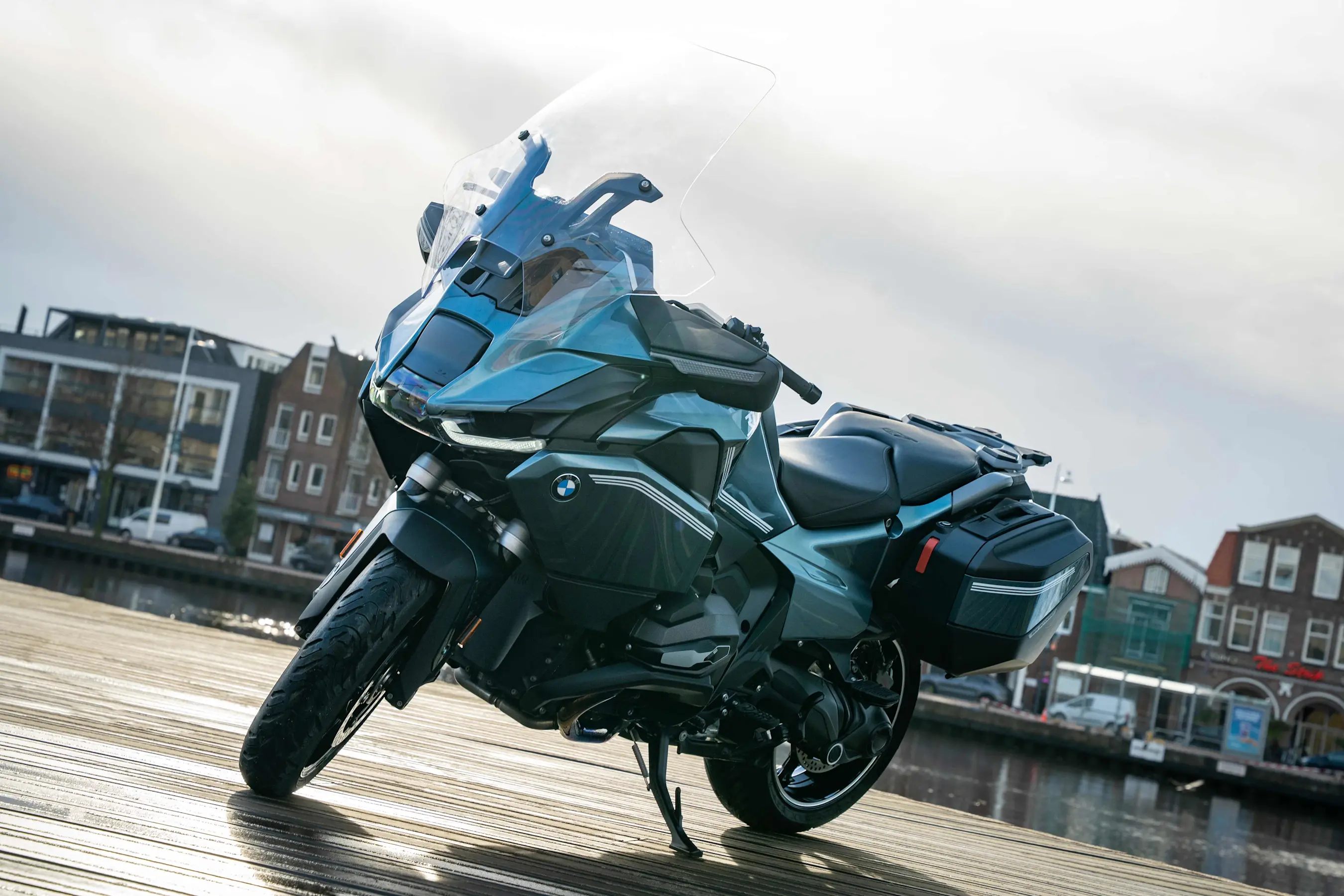 Motorrad - Mediapost - NEW RIDE Deals - R 1300 RT - Afbeelding