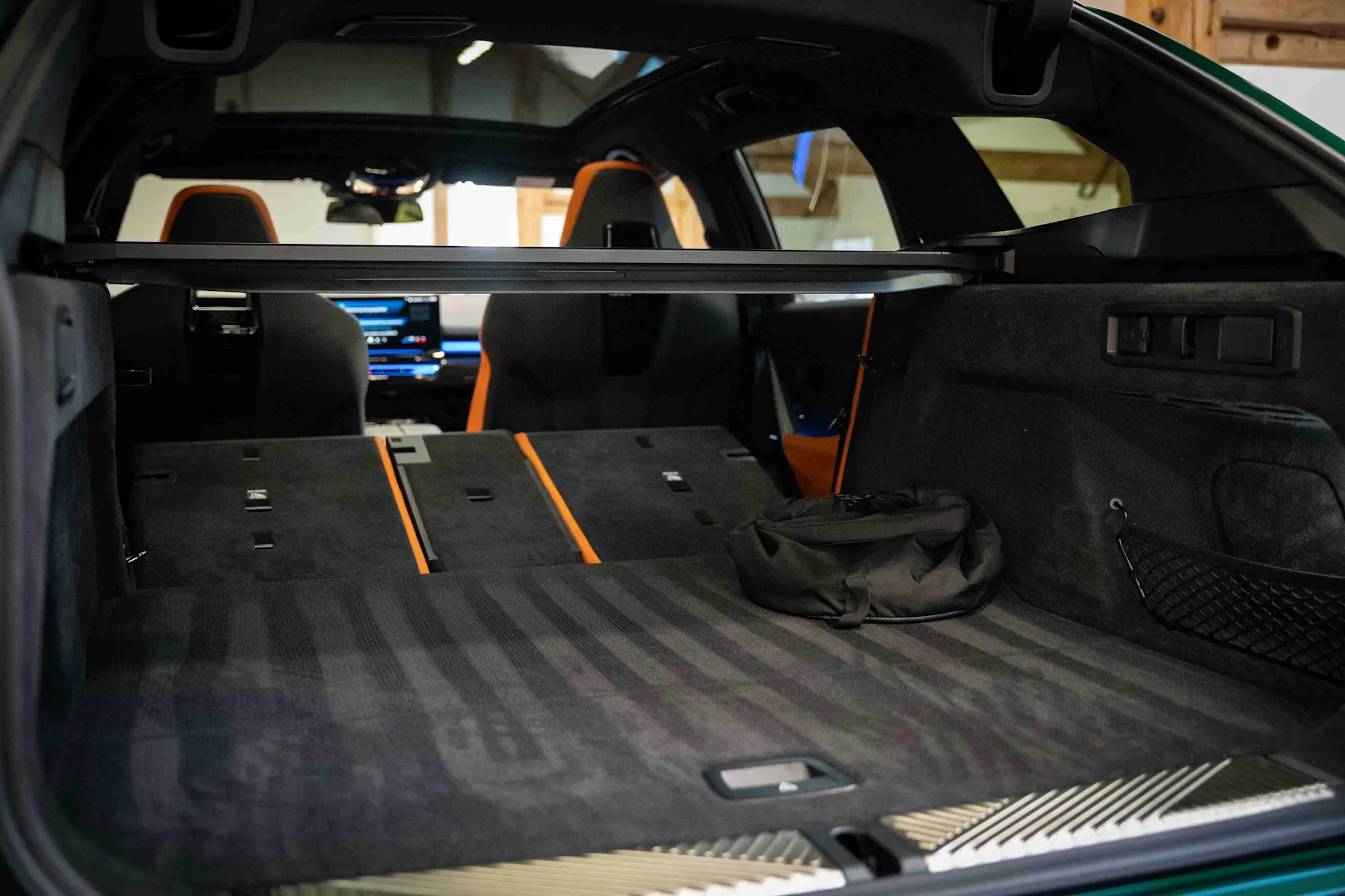 DSC06683 0006 Achterbak neergeklapt M5 Touring 11zon