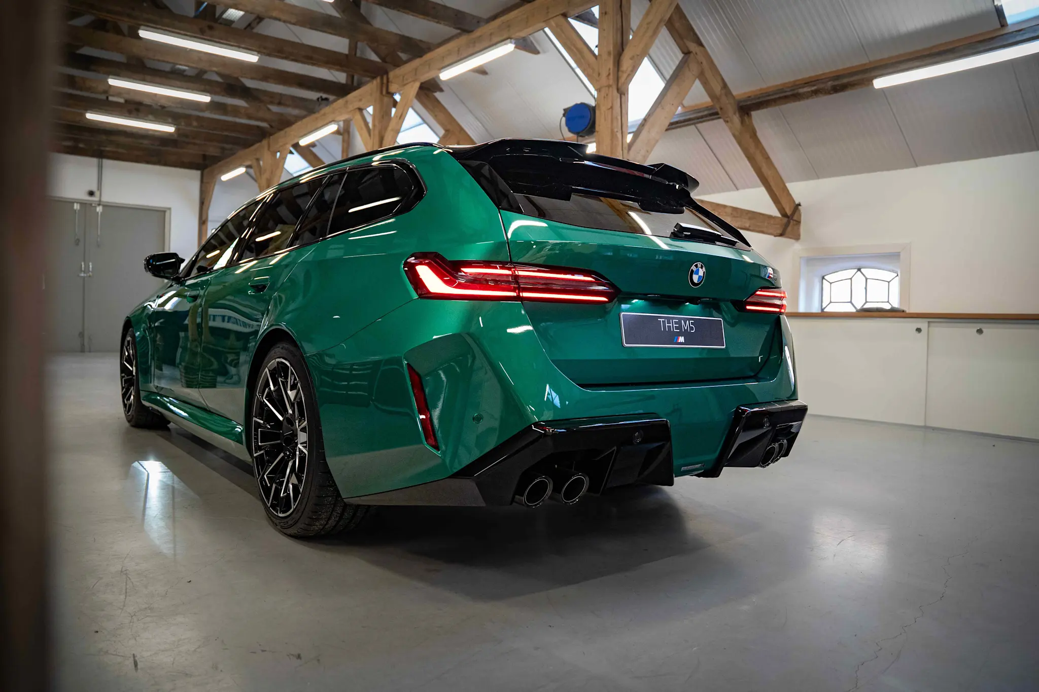 DSC06683 0018 Achterkant M5 Touring 11zon