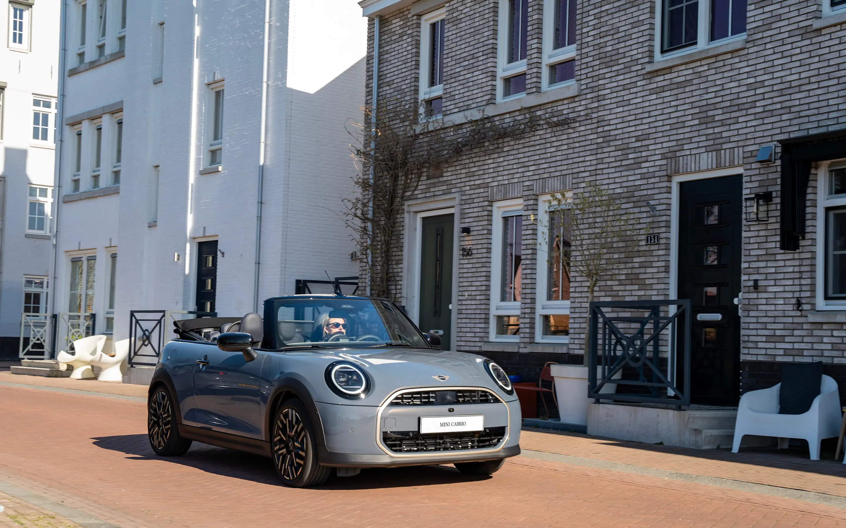 MINI - Mediapost - Net zo knap zonder dak - Zonnedak - Afbeelding