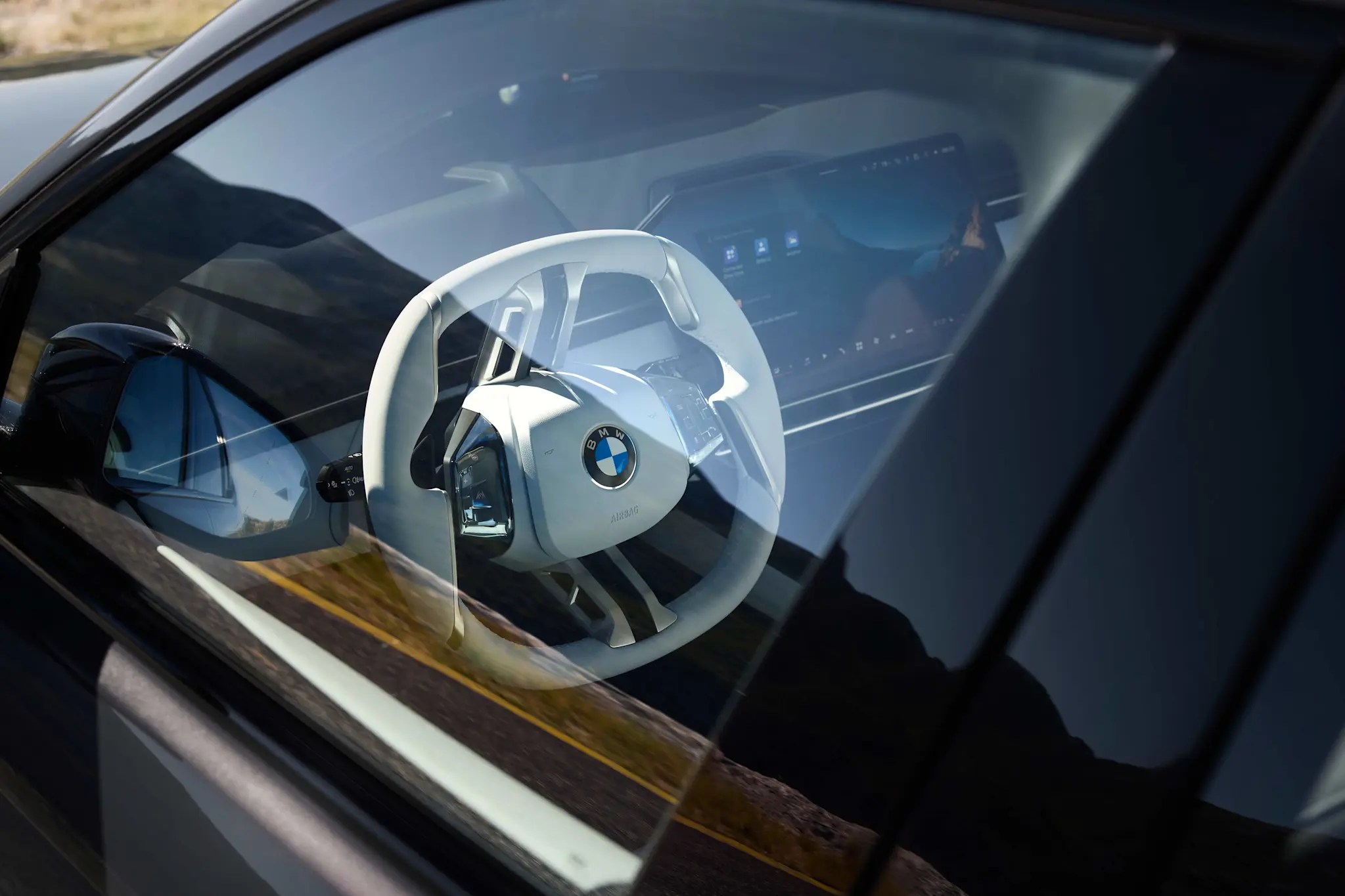P90657777 highRes der-neue-bmw-320-int 11zon
