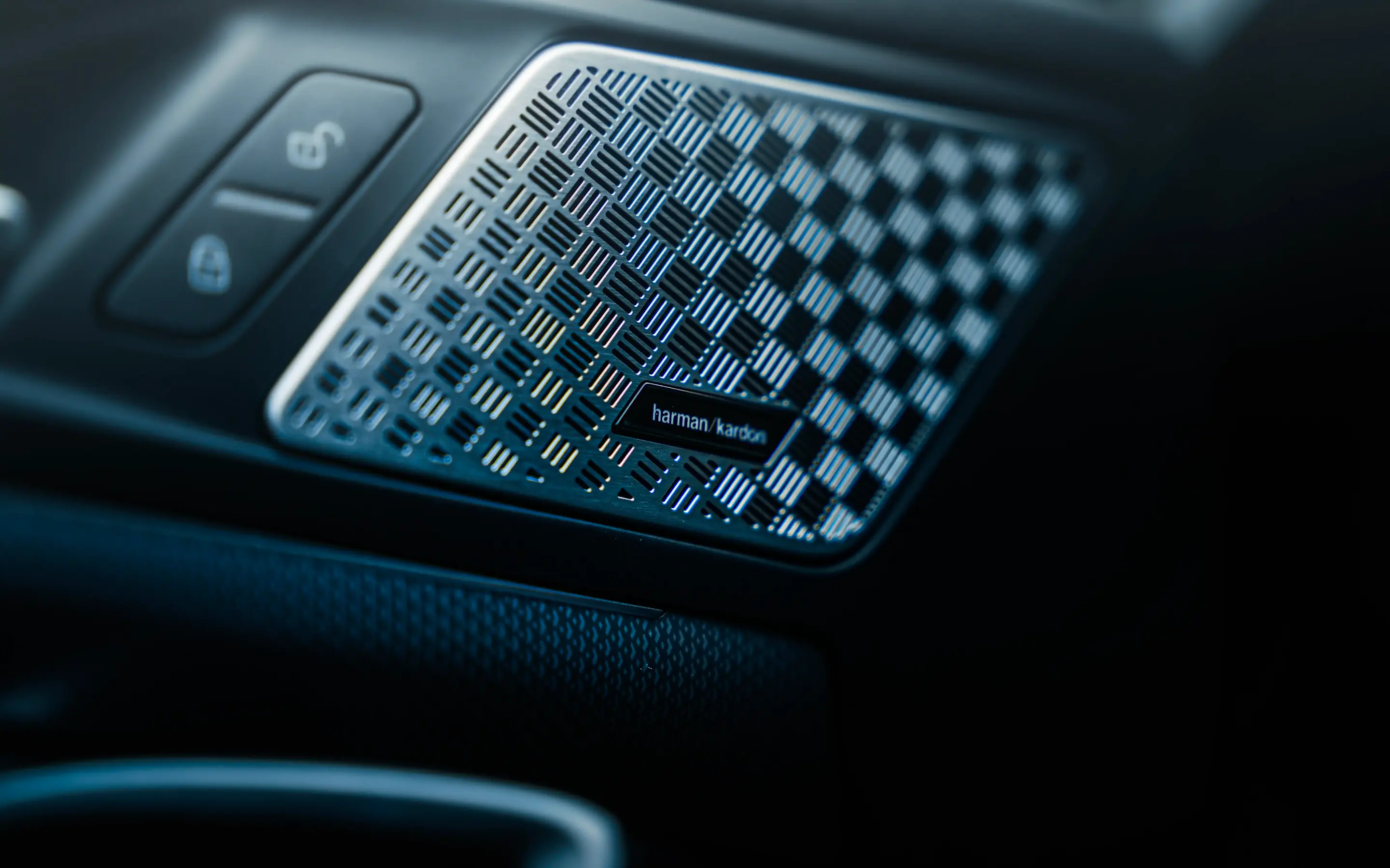 Het geluid in de BMW iX2