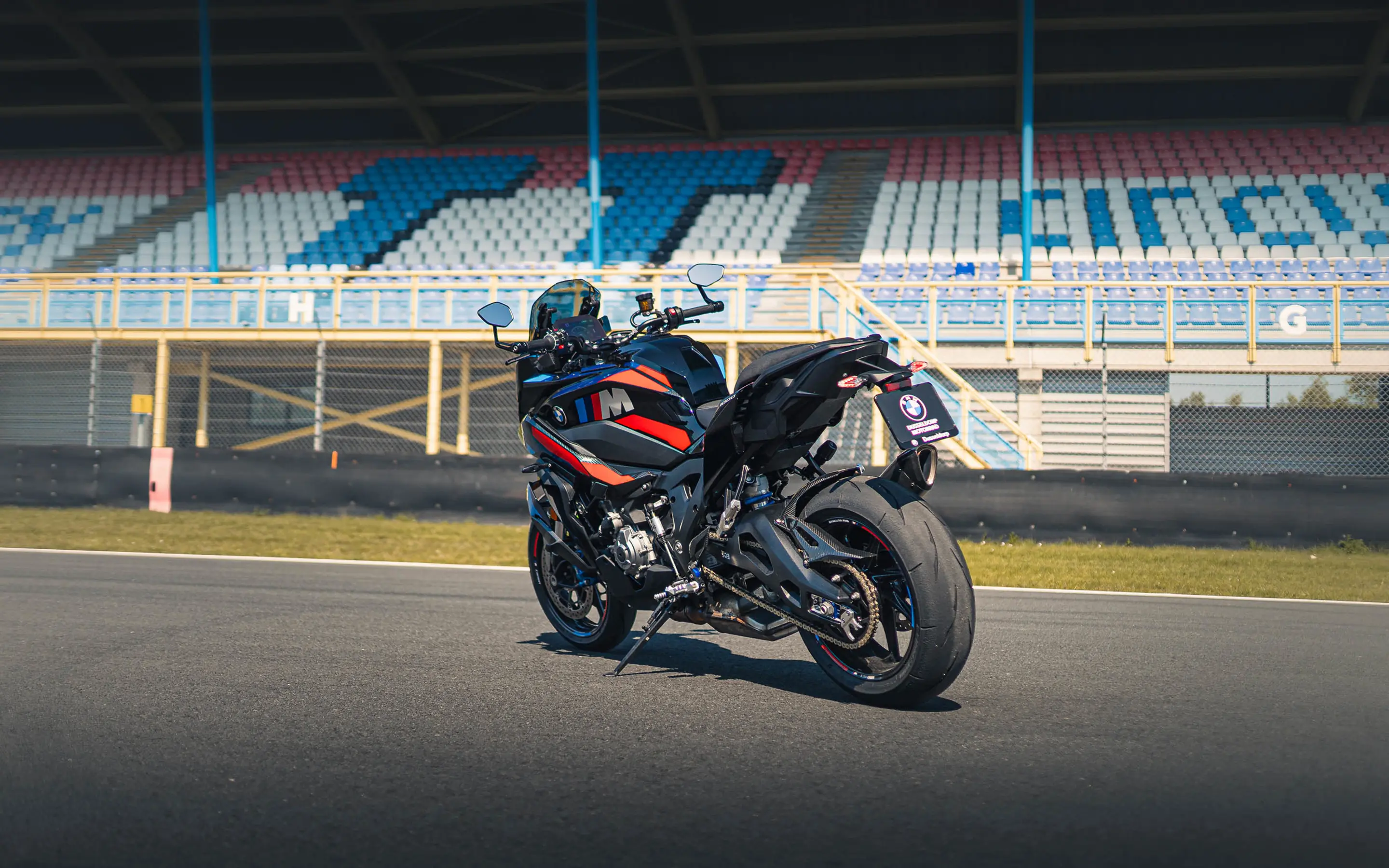 BMW M 1000 XR - achterkant