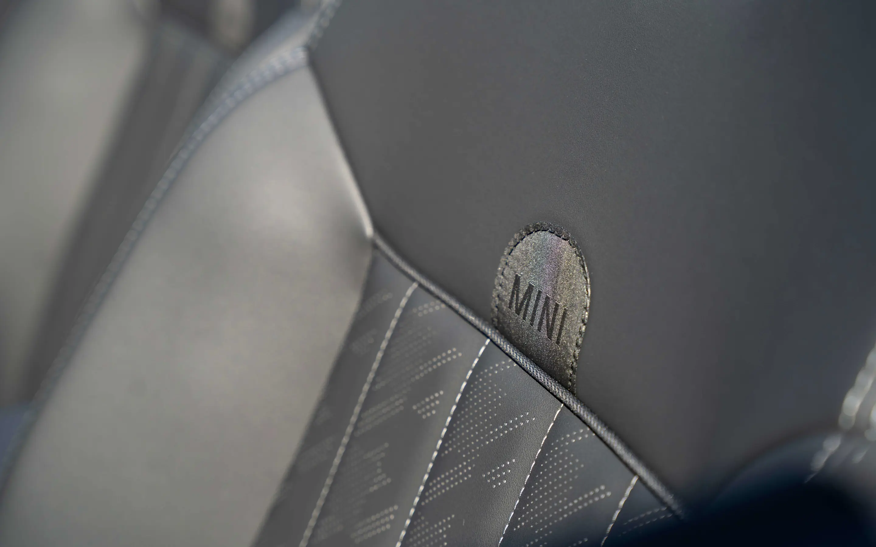 Stoelen in de MINI Cooper Cabrio