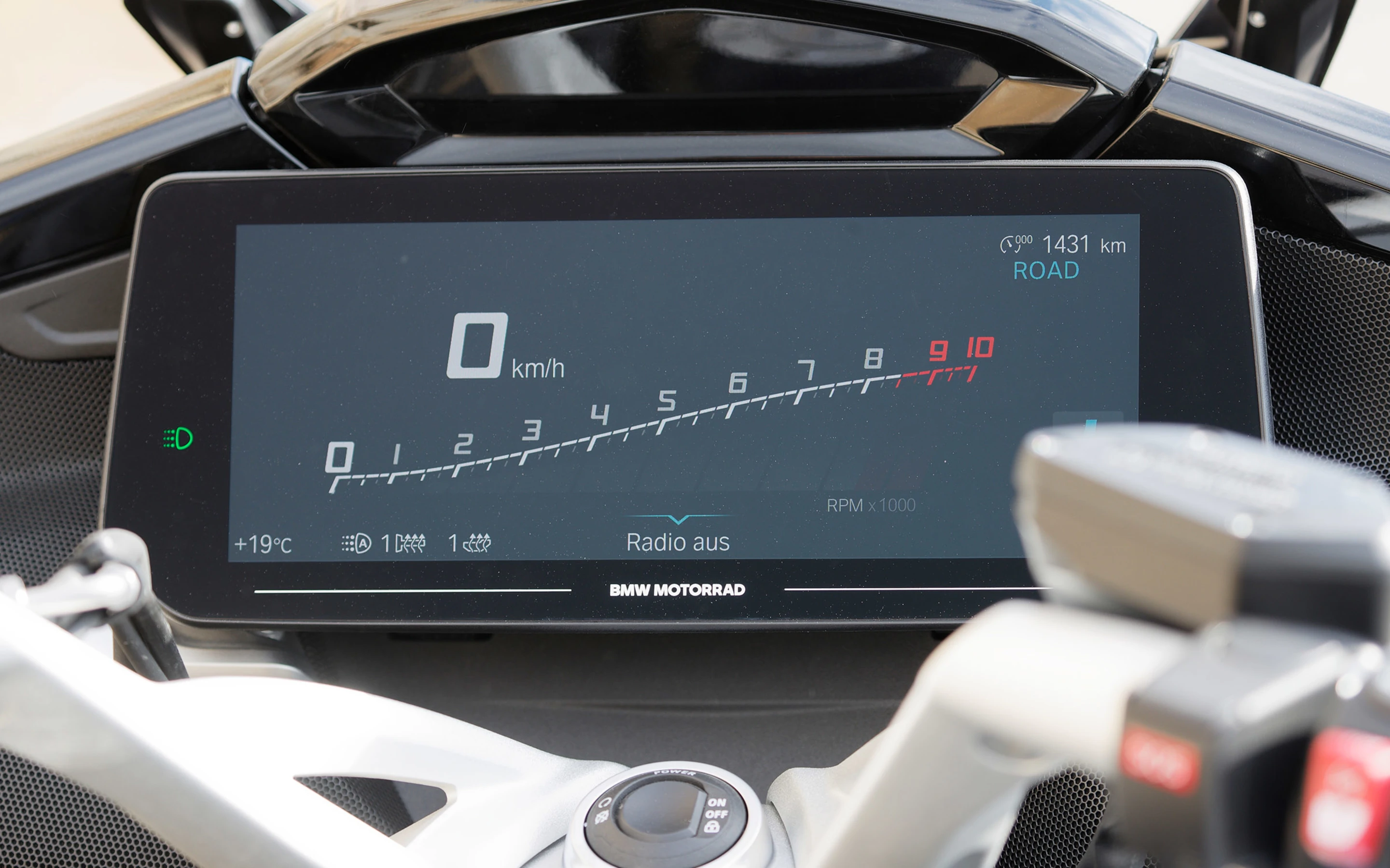 K 1600 GTL - kleurendisplay foto