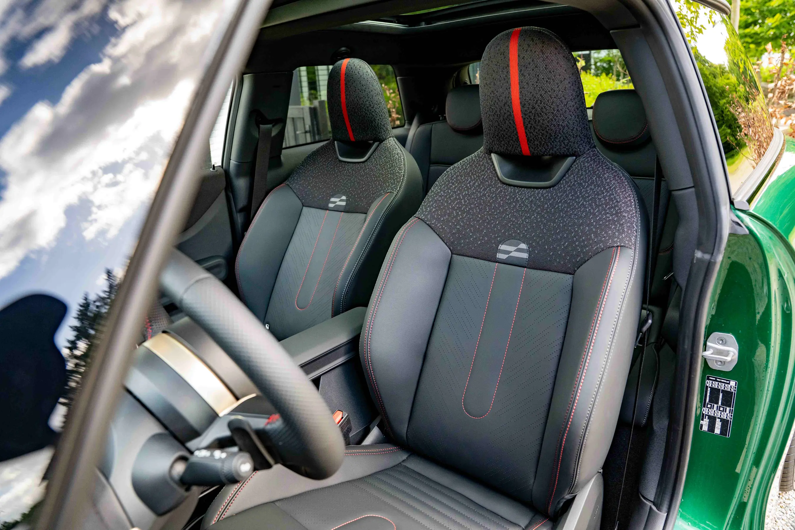 Catalogus Model - MINI - MINI Cooper - Interieur - INTERIEUR - stoelen