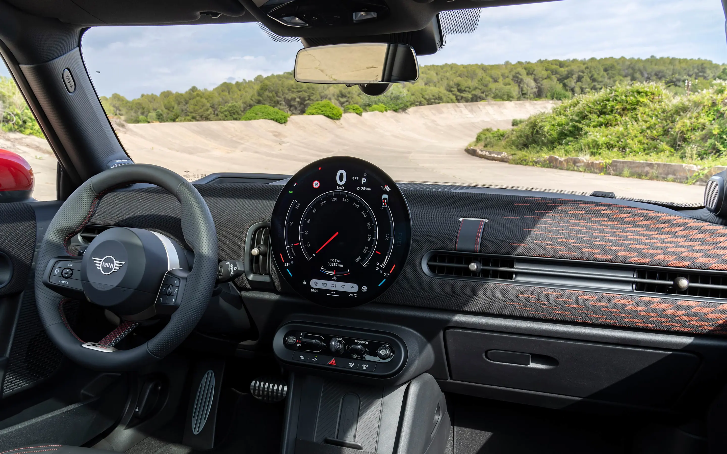 Het interieur van de nieuwe MINI JCW