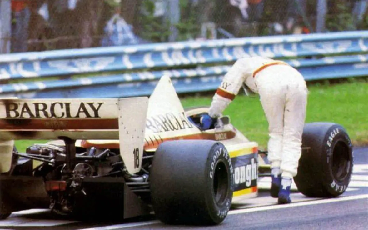 San Marino Grand Prix Imola-Thierry Boutsen duwt zijn Arrows-BMW A8