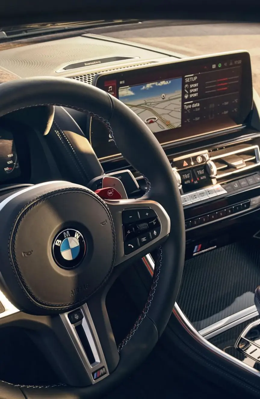 bmw_M8_Gran_Coupe_interieur_dusseldorp_bmw 