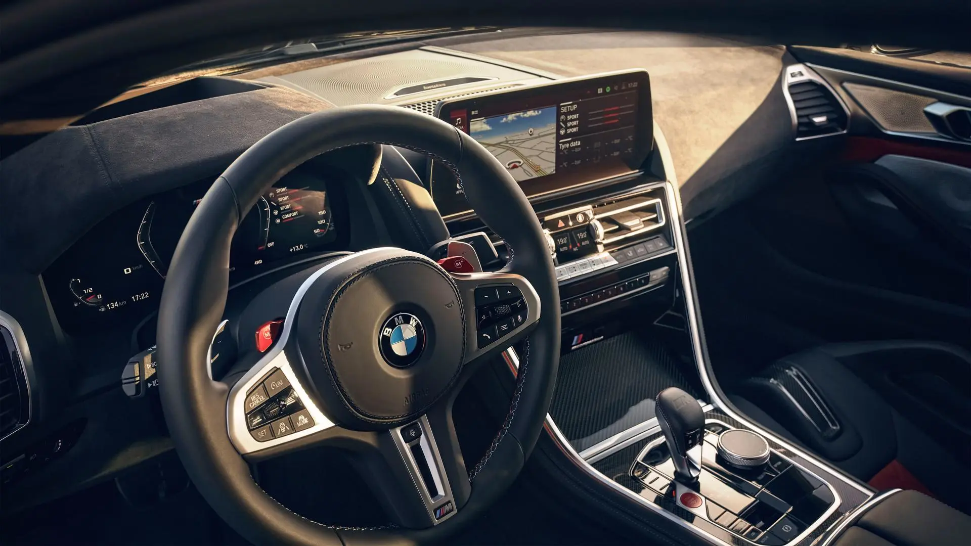 bmw_M8_Gran_Coupe_interieur_dusseldorp_bmw 