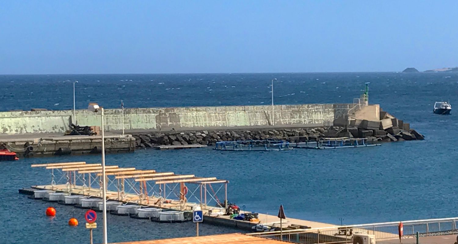 Mesocosms at PLOCAN pier