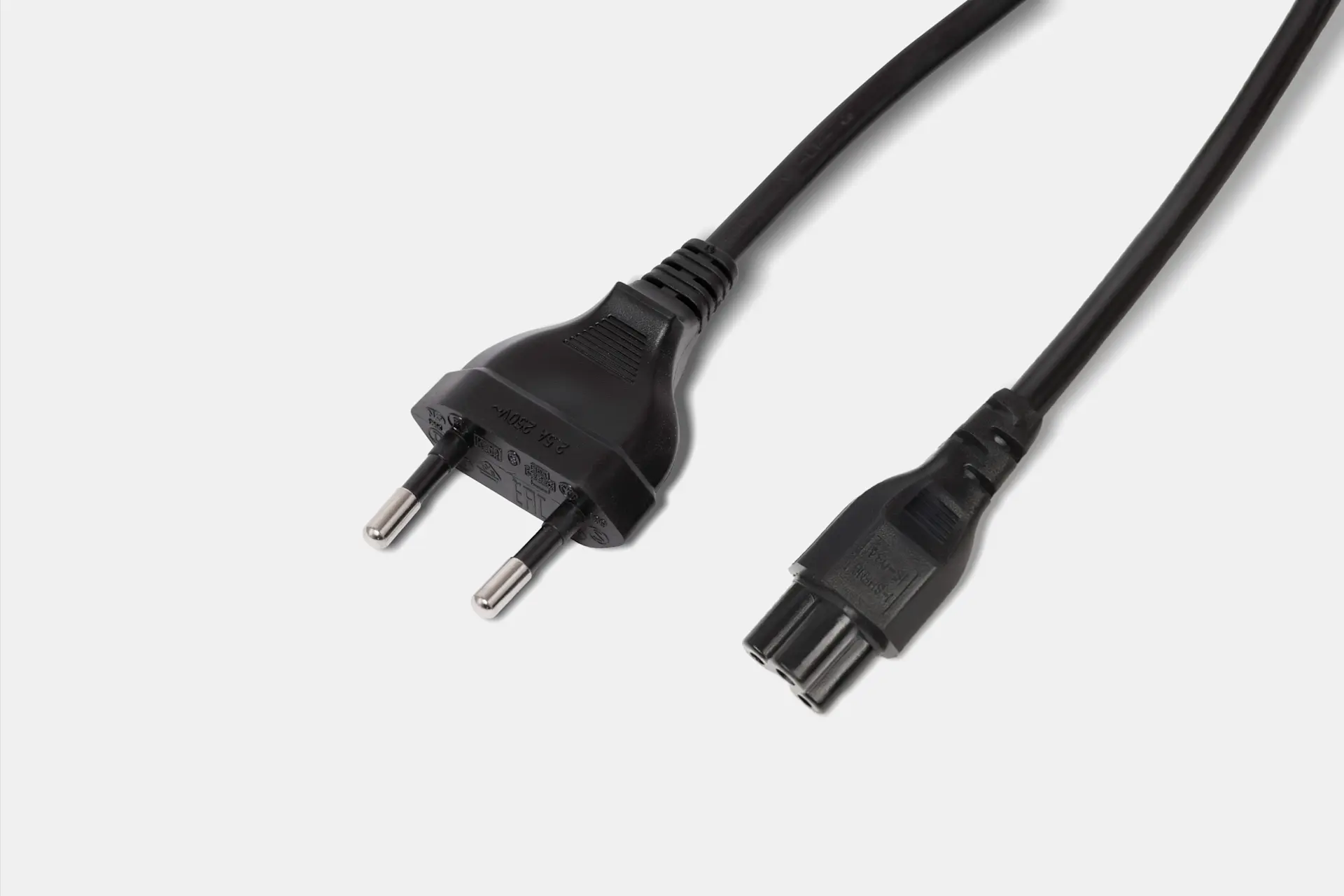 mo4+ac-cord-transparent-white-bg-eu