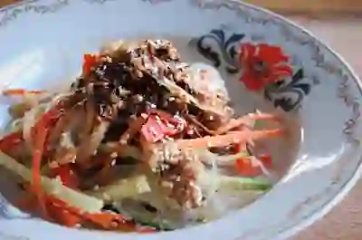 Azijos salotos su vištiena