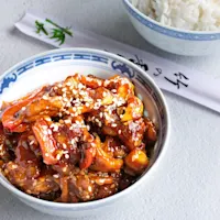 Fakeaway* aštri kiniška vištiena