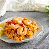 Pomidorinis Orzo risotto su krevetėmis