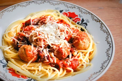 Dailūs vištienos kukulaičiai su padažu