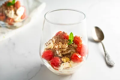 Sluoksniuotas maskarponės desertas