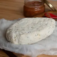 Varškės sūris iš šaldyto kefyro