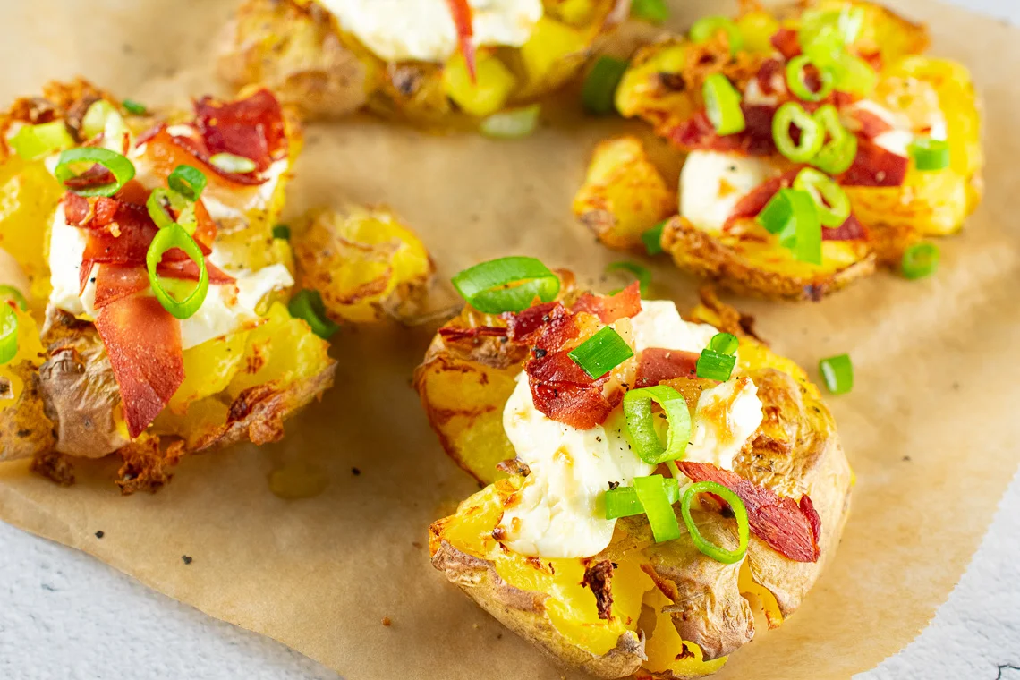 Traiškytos bulvytės su kreminiu sūriu ir šonine