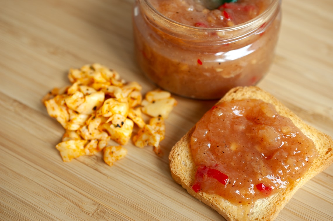 Kvapnus svarainių čatnis - pagardas prie paukštienos, mėsos ir sūrio