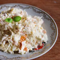 Greitos vištienos salotos su ryžiais