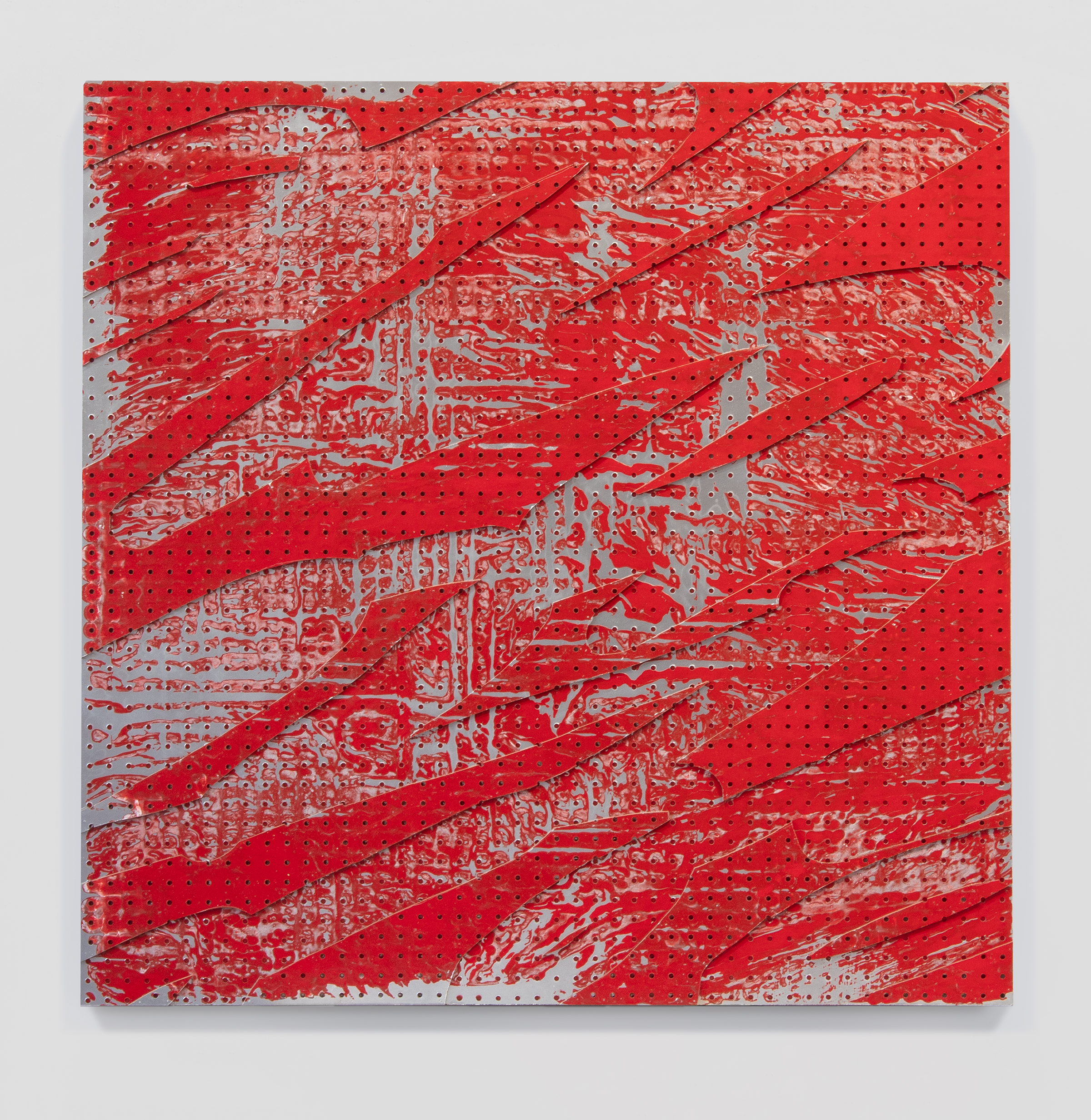 reds swirl negative crop