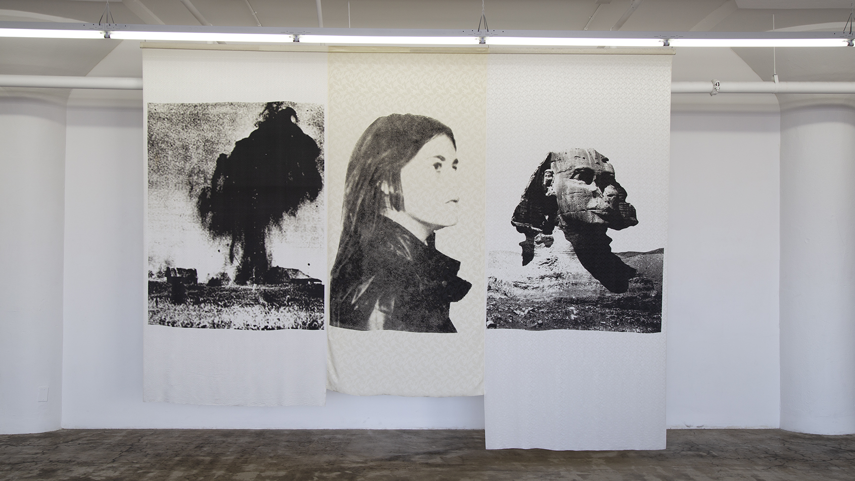 Joan install 17 white banner 