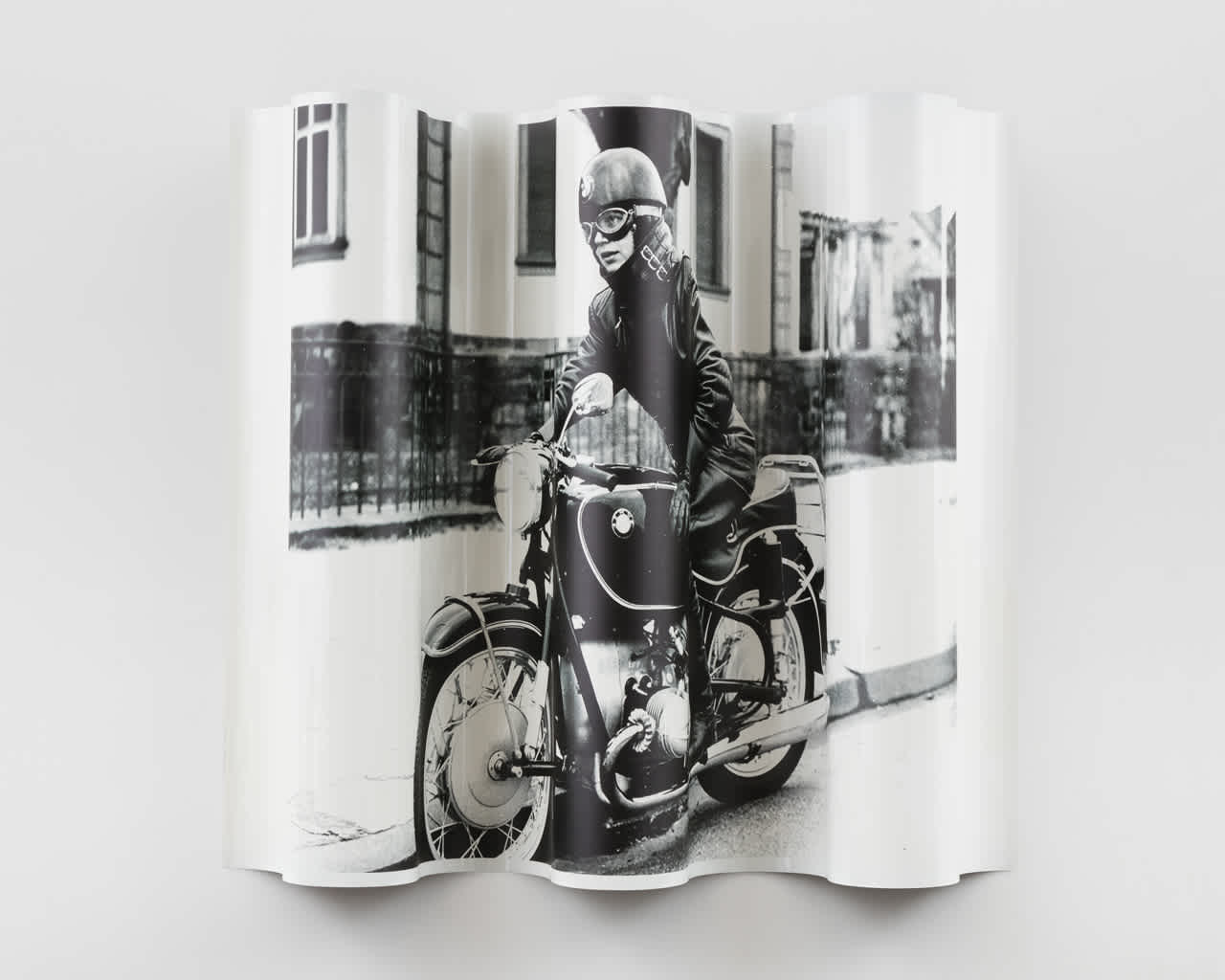 Wavy print, biker