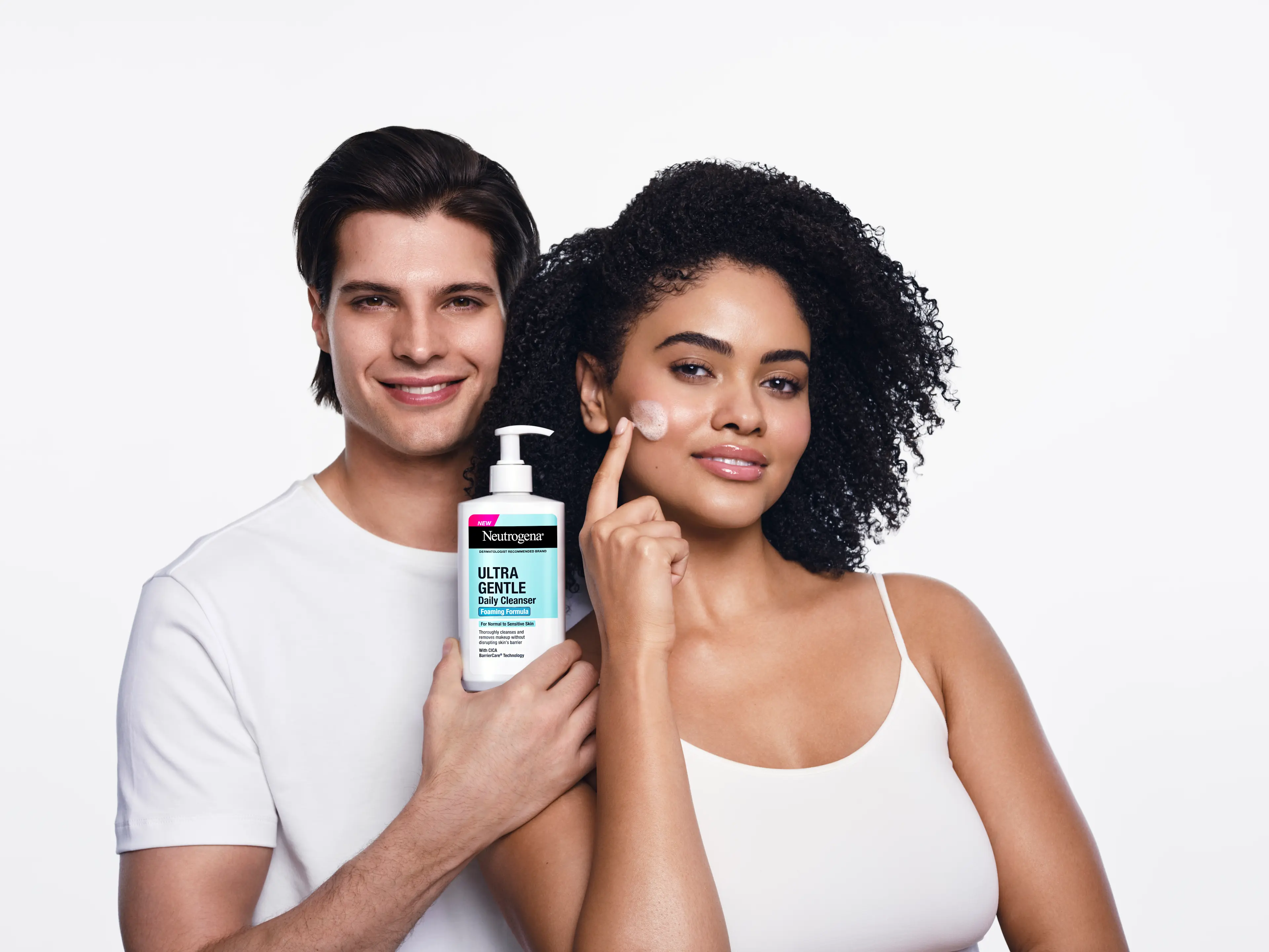  Shot_1S_Group_Ultra_Gentle_Foaming_Cleanser_022_V5