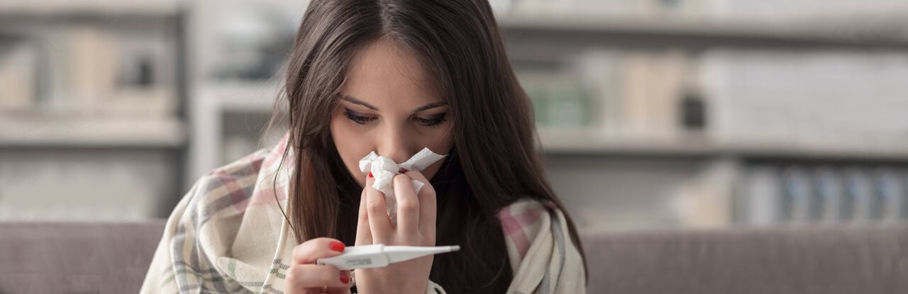 Ragazza con influenza: che rimedi usare