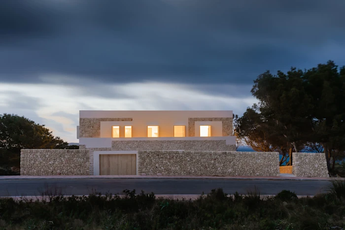 Stone House: Where Landscape and Architecture Meet