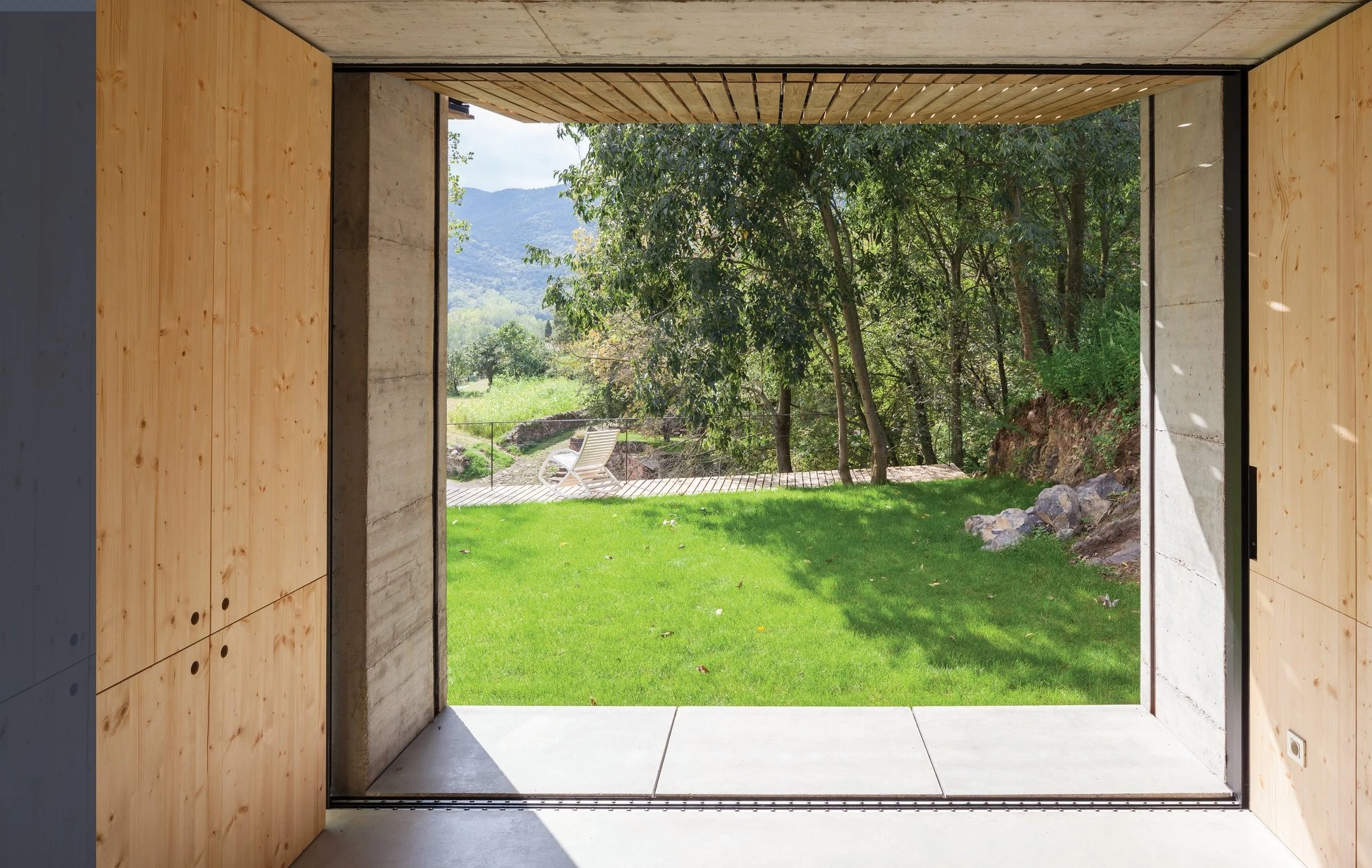 PH_B2C_Retina-house-2_en-uk