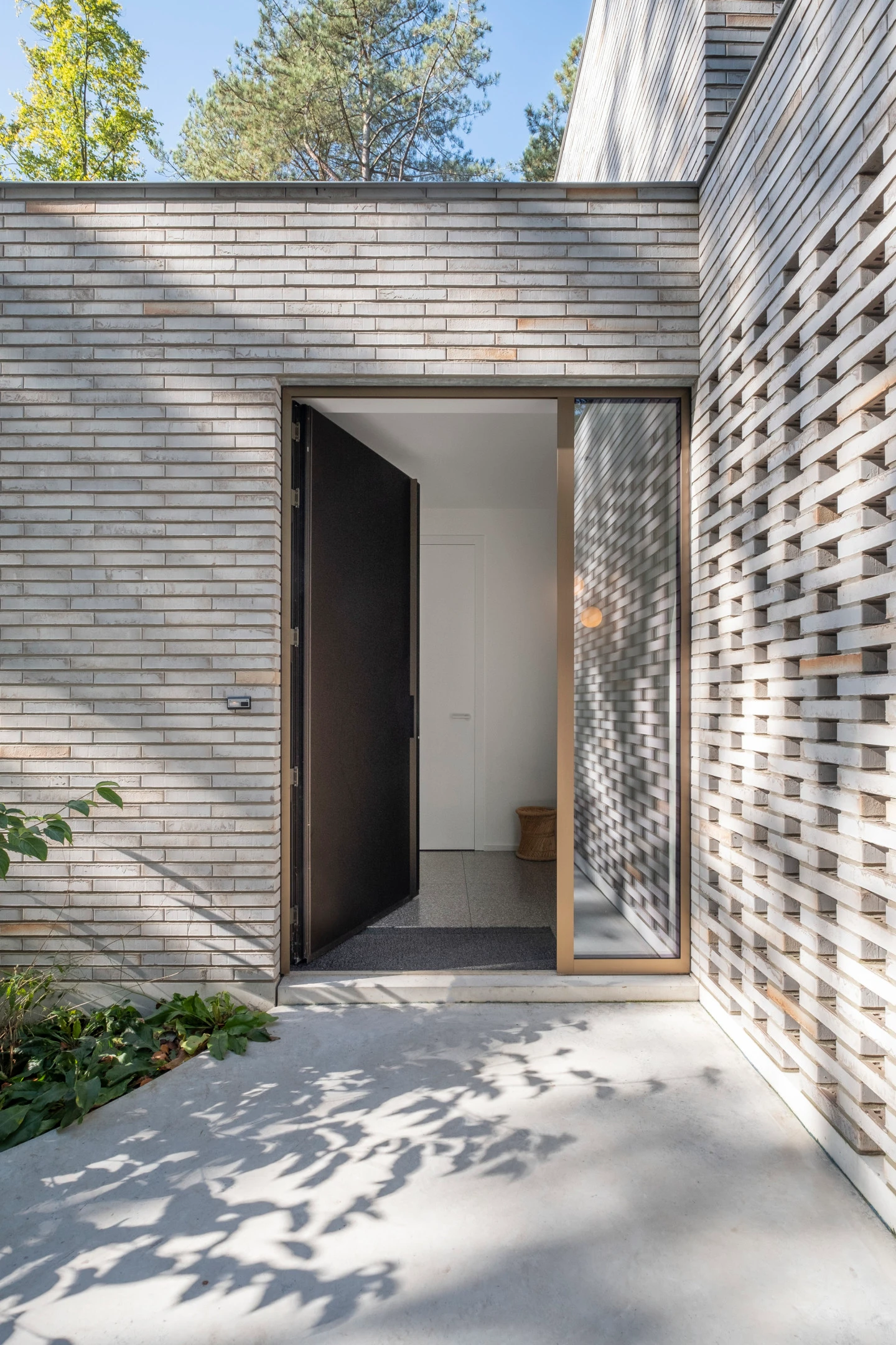 How Aluminium Windows and Doors Boost your Home's Kerb Appeal