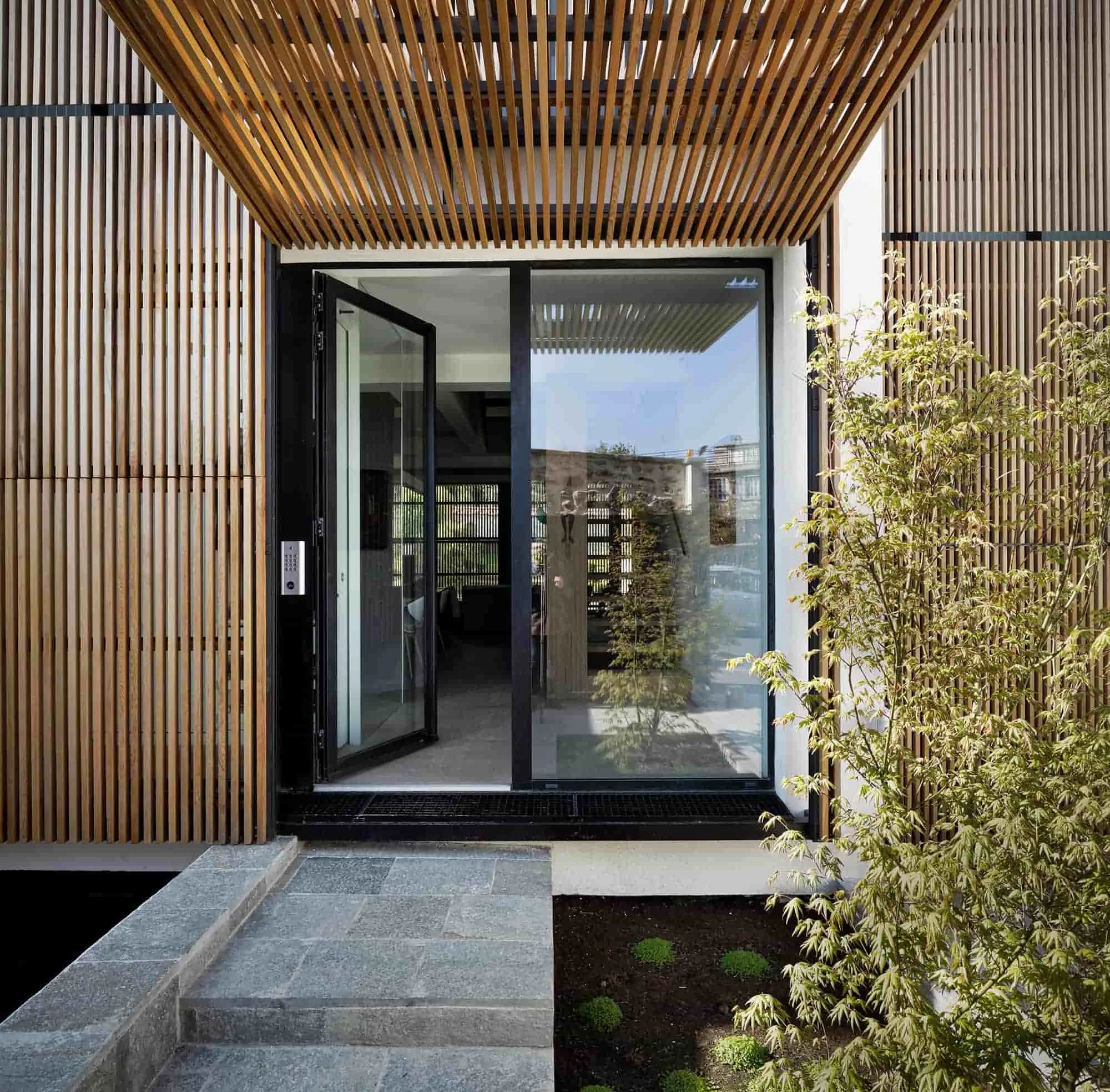 Modern aluminium entrrance door 
