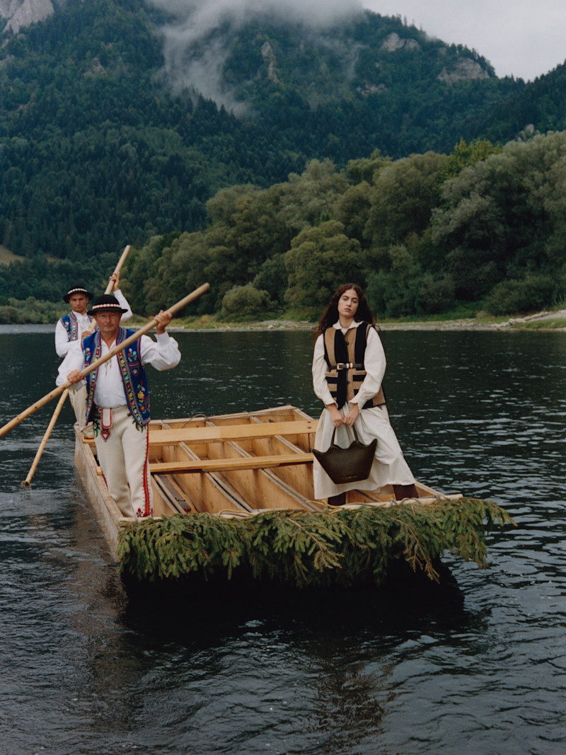 Fall/Winter 2022 - 21