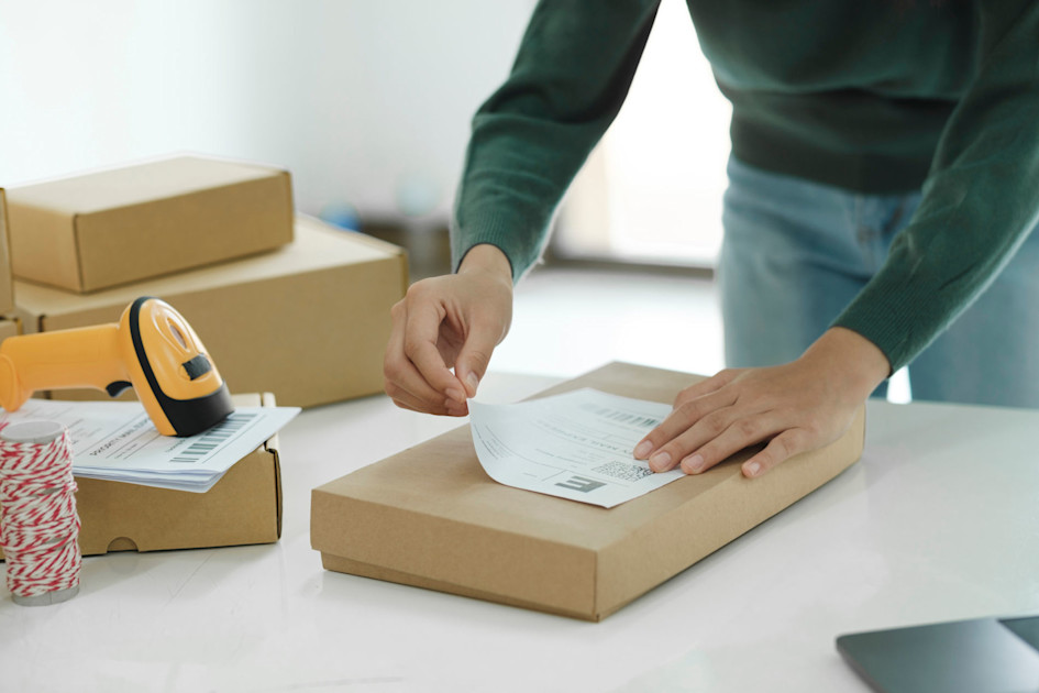 vs Endicia Comparison Guide Pros & Cons