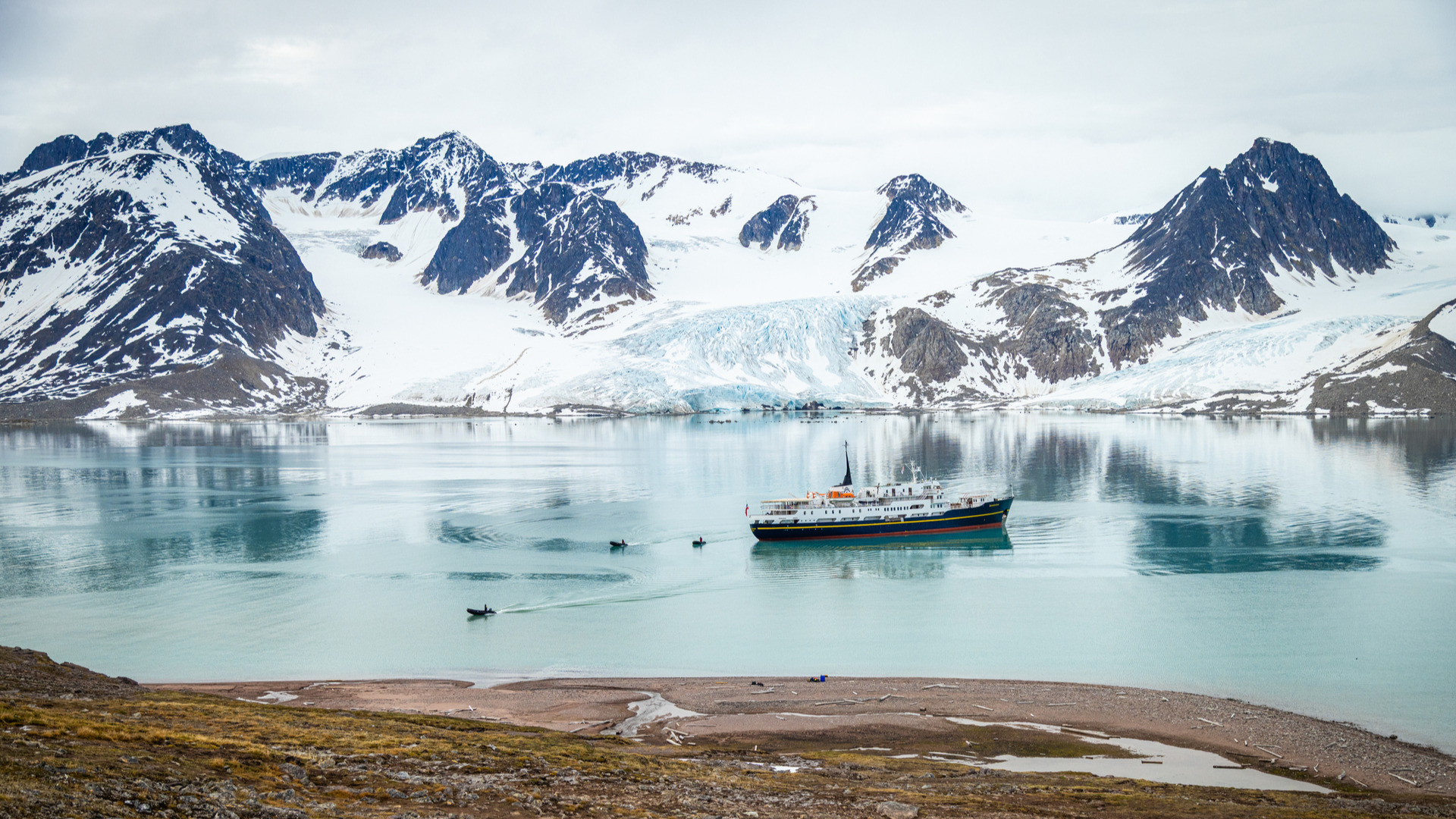 MS Serenissima Credit Hurtigruten-Svalbard 2