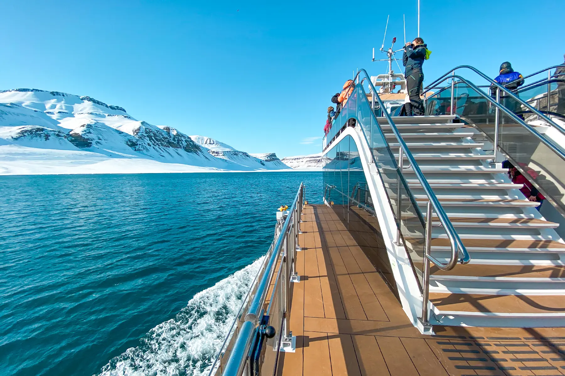 MS Bard Wildlife and glacier cruise HGR 151708