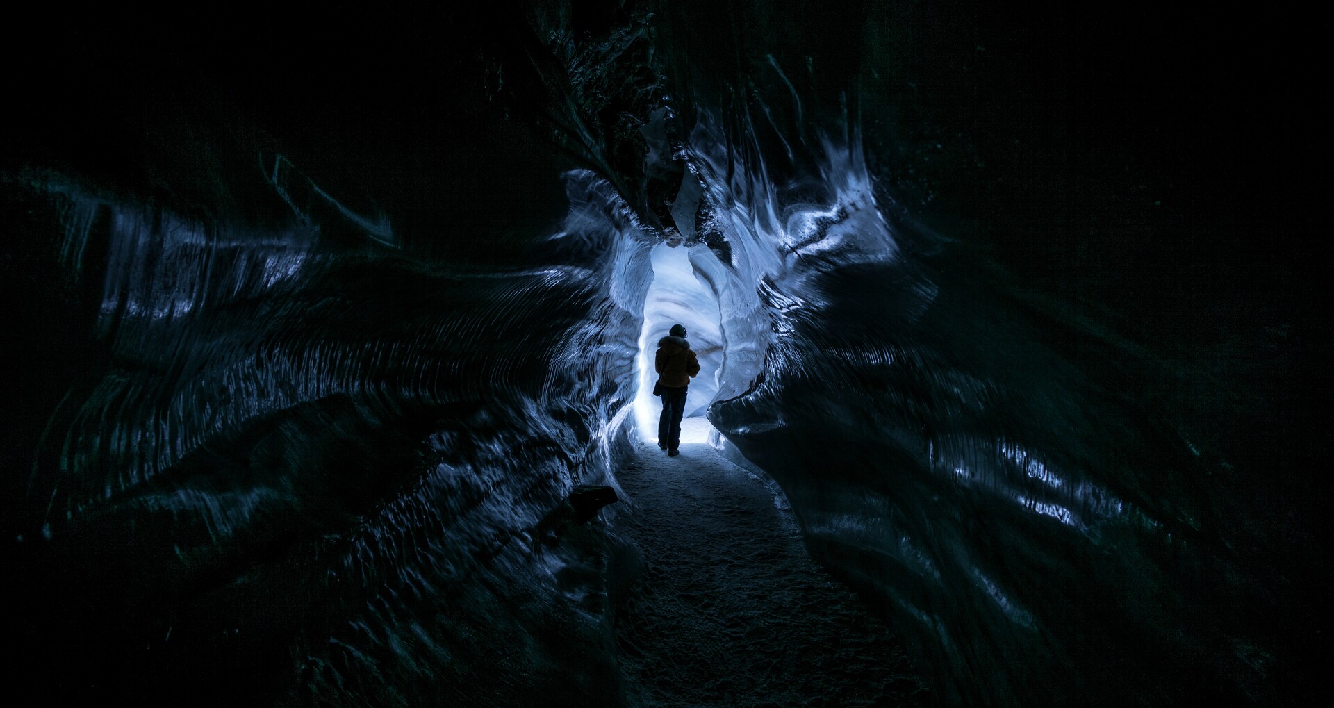 Ice-Cave-HGS-03478-Photo Jarle Hagen (1)