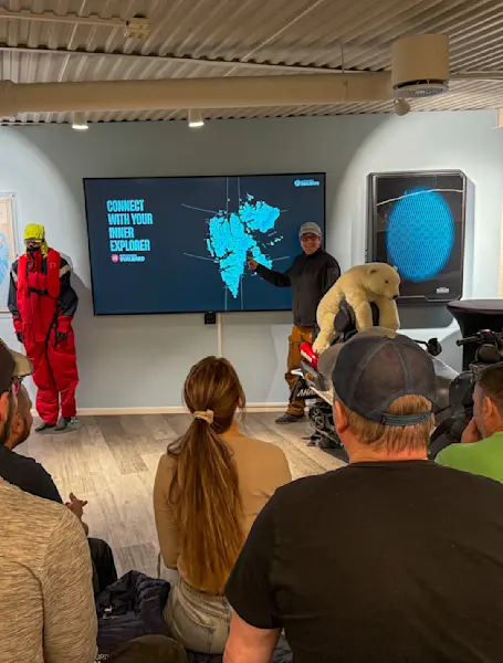 Svalbard Expedition Centre 3763
