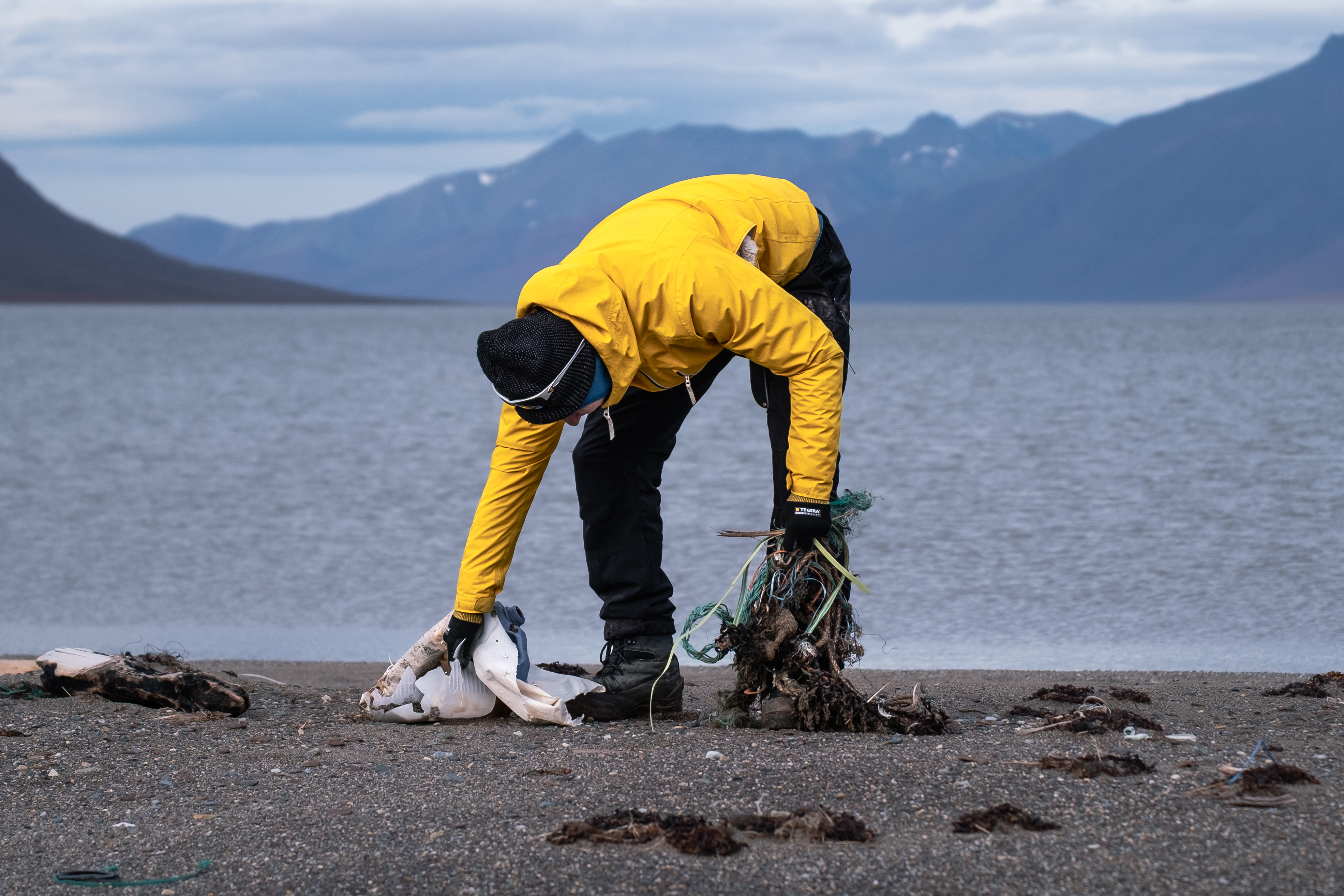MS Serenissima_Collecting Trash_Photo Svalbard Folkehogskole
