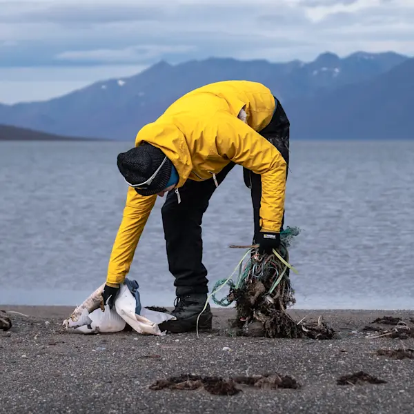 MS Serenissima_Collecting Trash_Photo Svalbard Folkehogskole