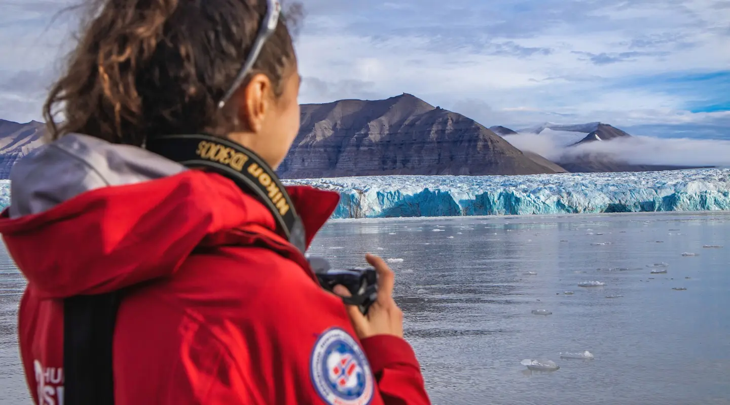 Glacier-safari-to-Tempelfjorden-and-Tunabreen-with-Kvitbjorn-HGR-156866-Photo Eveline Lunde